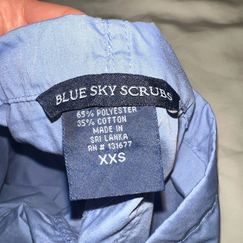 NWOT Blue Sky Scrubs Ceil Blue Top (XS) and Bottom (XXS) Shelby Style Grey Label - Picture 9 of 9